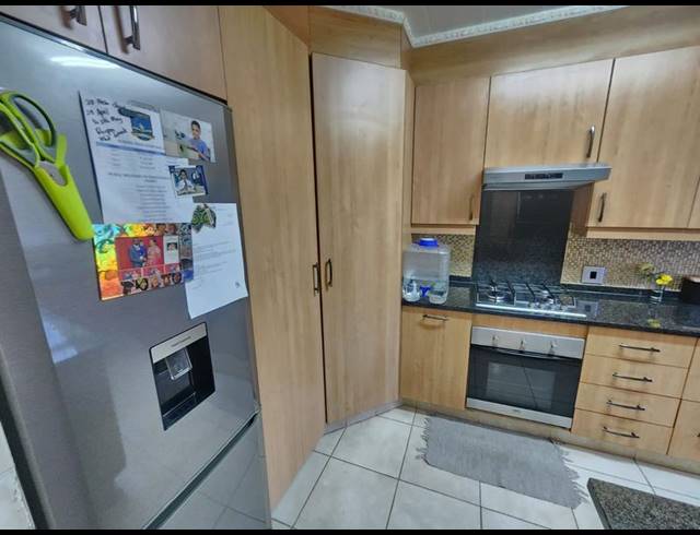 2 BEDROOM TOWNHOUSE FOR SALE IN SOUTH CREST